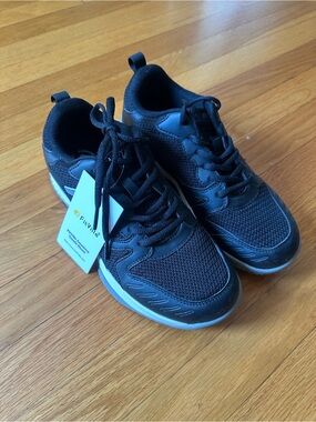 Women's Black NWT Fitville Amadeus pickleball shoes Wide toe box.